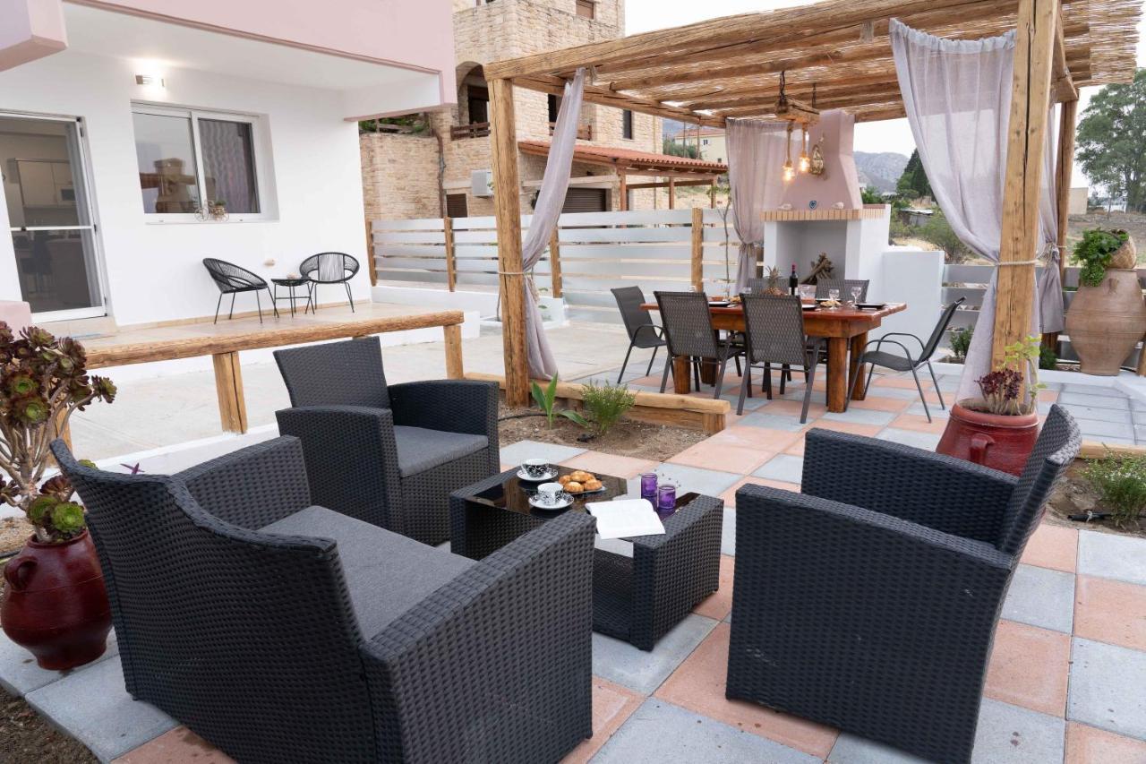 Haritos Holidays Home Pombia Luaran gambar