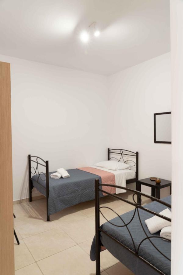 Haritos Holidays Home Pombia Luaran gambar