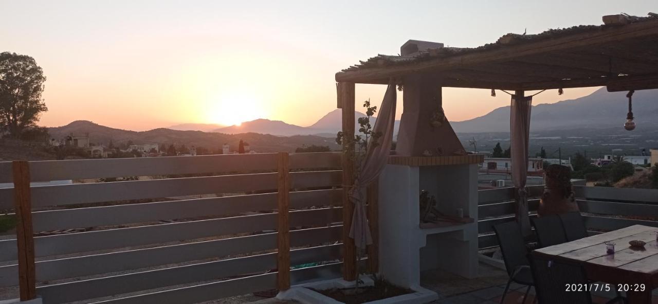 Haritos Holidays Home Pombia Luaran gambar