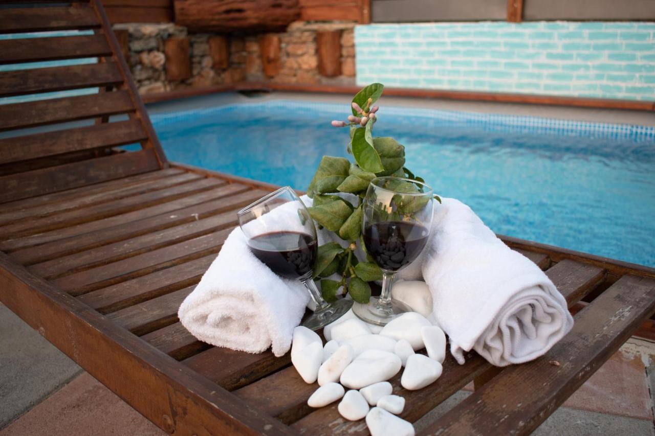 Haritos Holidays Home Pombia Luaran gambar